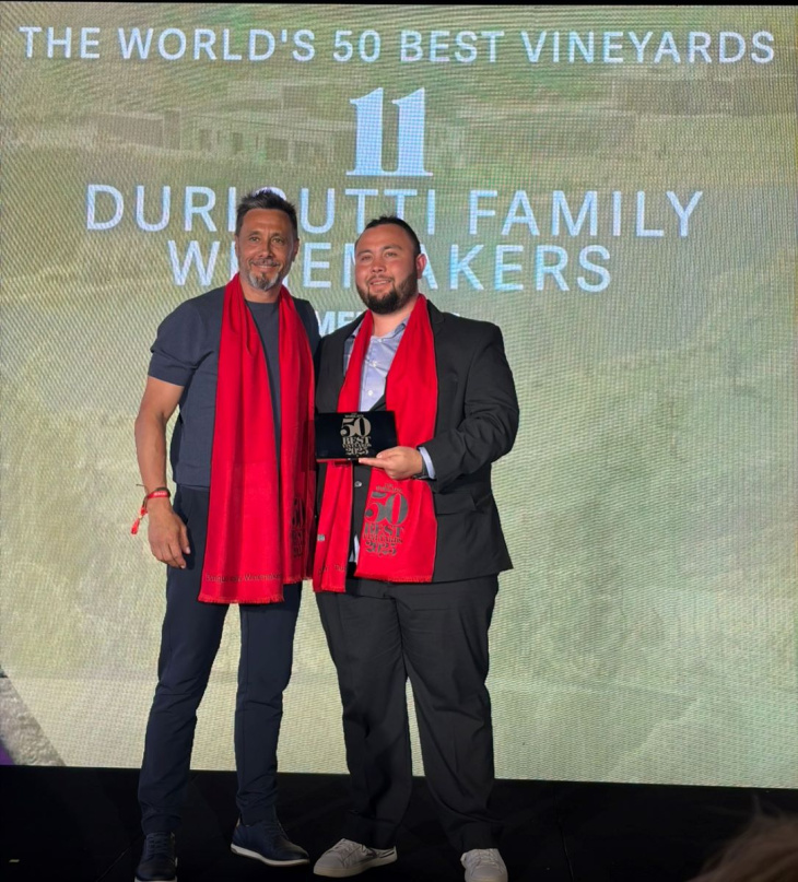 Hector Durigutti, recibe el premio