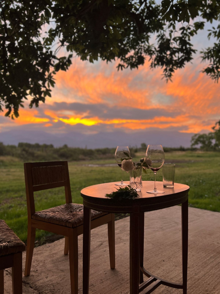 El restaurante propone una experiencia que une cocina de autor, vinos de terruño y hospitalidad