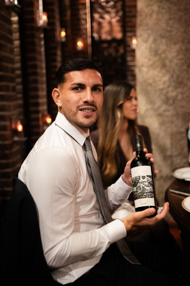 Leandro Paredes presentó Mi Victoria 1994 y Mi Victoria Chardonnay Sweet en el Hotel Faena, junto a referentes del mundo del vino