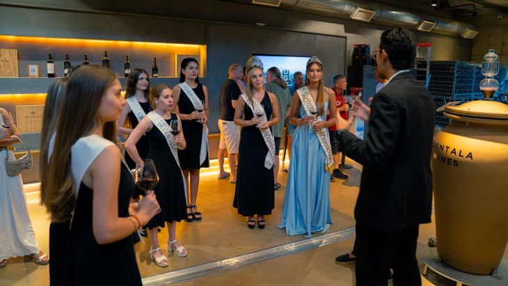 Las candidatas recorrieron Hualta Winery Hotel, el primer hotel bodega urbano de América