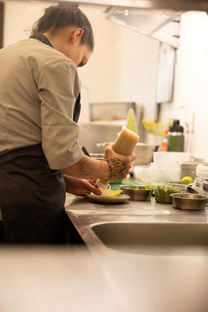 42 mujeres referentes reunidas desde el oficio y el trabajo compartido.