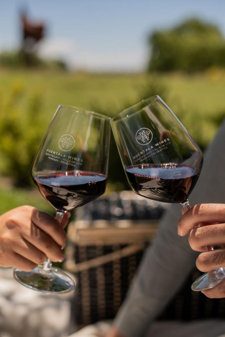 Vendimia 360° combina ciudad, bodega y paisaje andino.