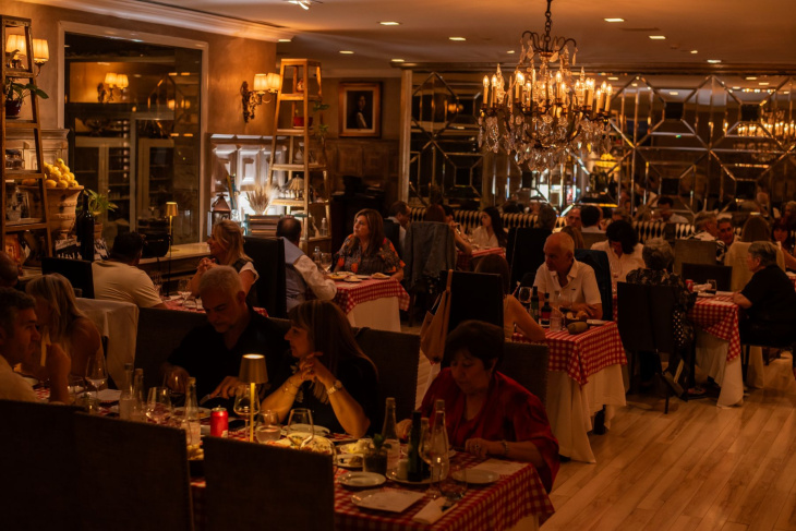 La alta cocina dialoga con el vino mendocino en menús de pasos y maridajes.