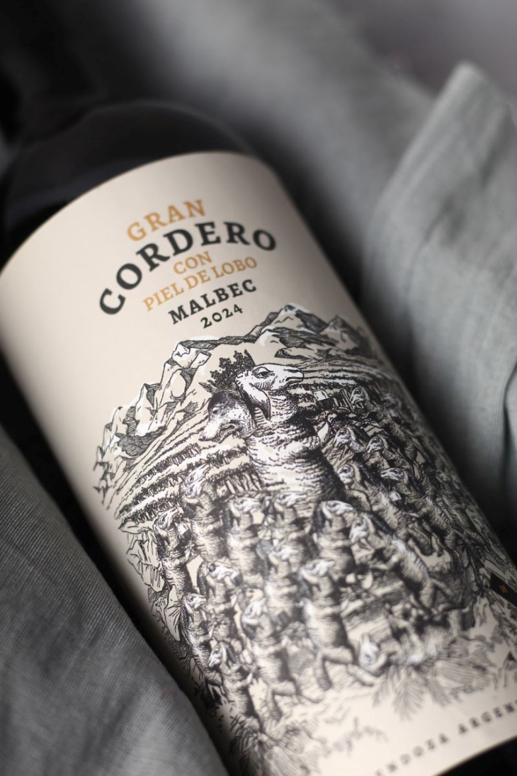 El vino fue elaborado con uvas propias del Valle de Uco.