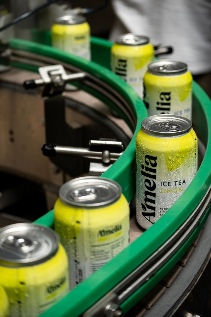 Amelia Ice Tea es el primer té frío enlatado elaborado íntegramente en Argentina.