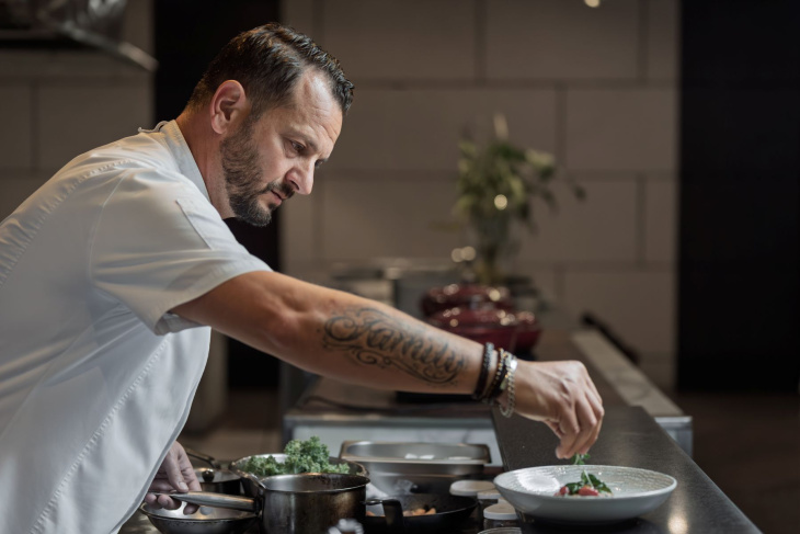 El ciclo invita a disfrutar la gastronomía con tiempo y experiencia.