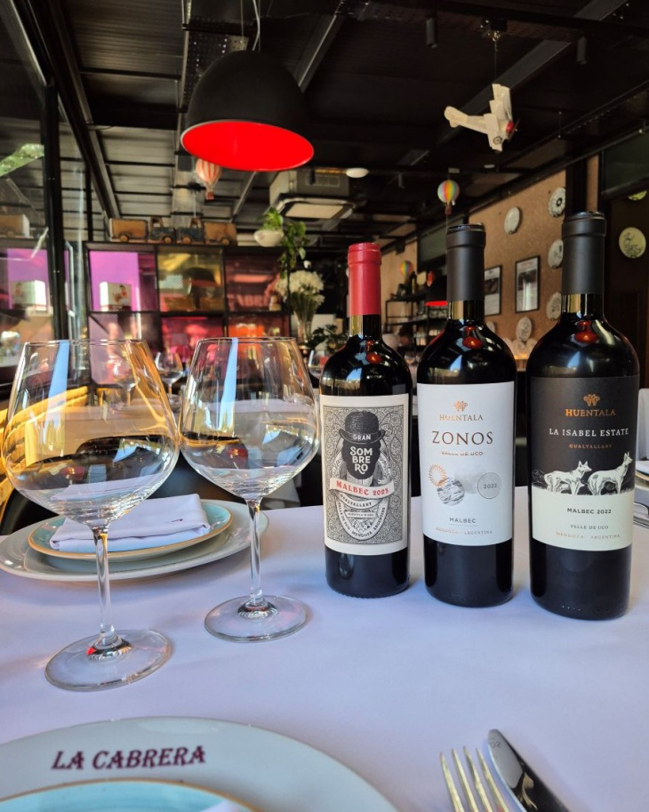 El circuito incluye cinco espacios gastronómicos en el centro de Mendoza.