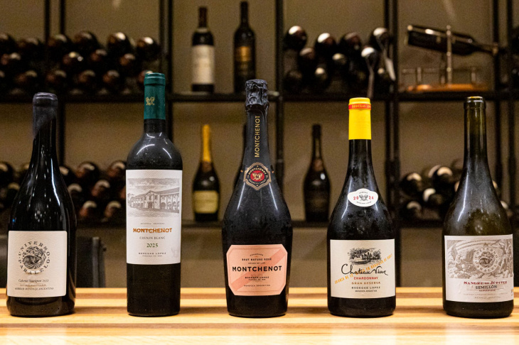 La velada incluyó un menú por pasos acompañado por vinos exclusivos.
