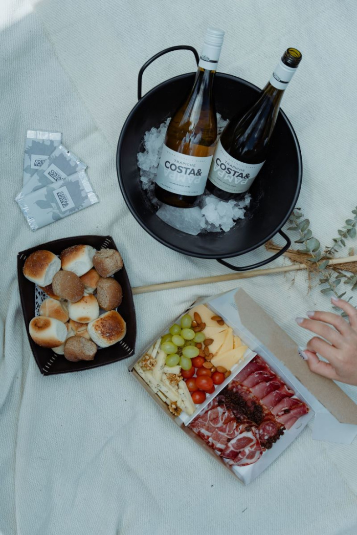 La bodega suma experiencias que combinan vino, gastronomía y naturaleza.