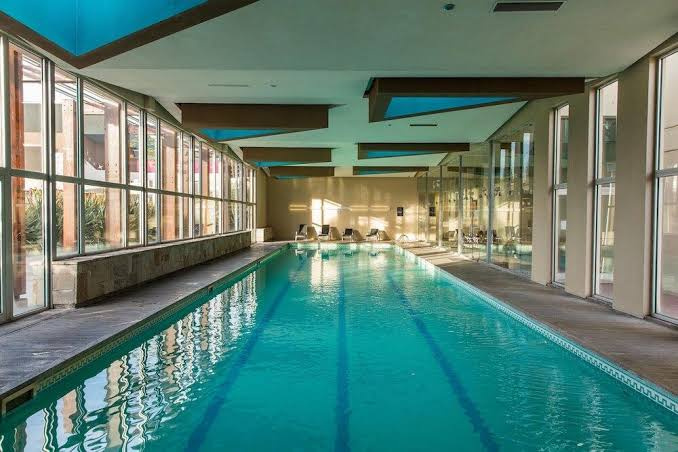 La pileta climatizada y el spa del Esplendor uno de los atractivos del hotel