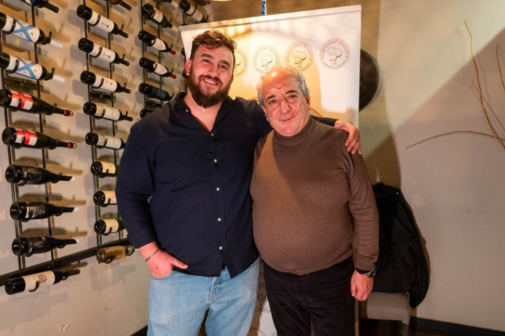 Luan Fernández (anfitrión de la noche) junto a Walter Bressia