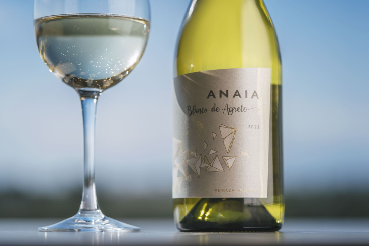 La línea de vinos blancos de Anaia abarca propuestas para distintos momentos de consumo.
