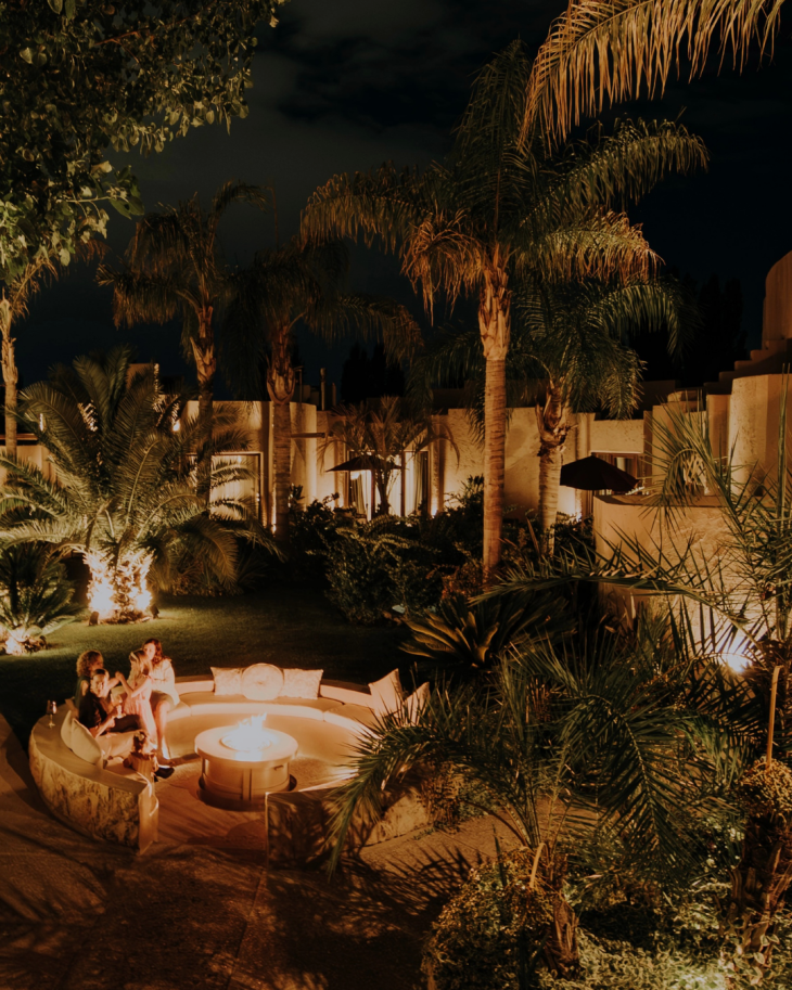 El hotel está ubicado en Chacras de Coria.