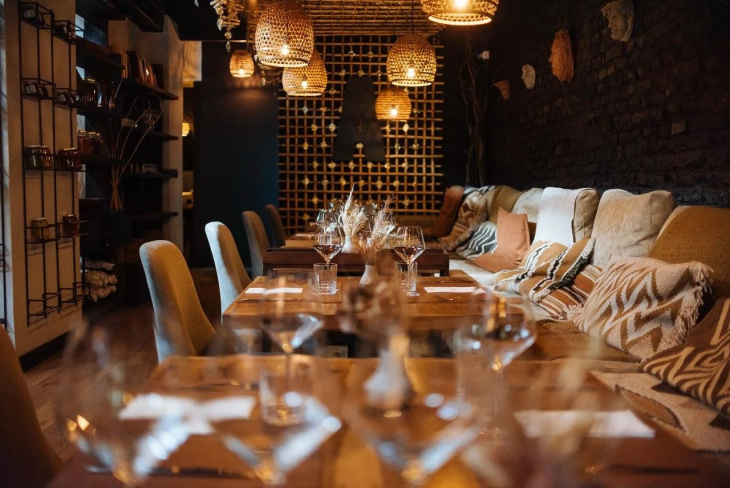El salón de Autentico ubicado en calle Sarmiento