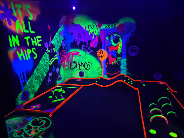 Golfito abrió en Mendoza con un circuito de minigolf ambientado.