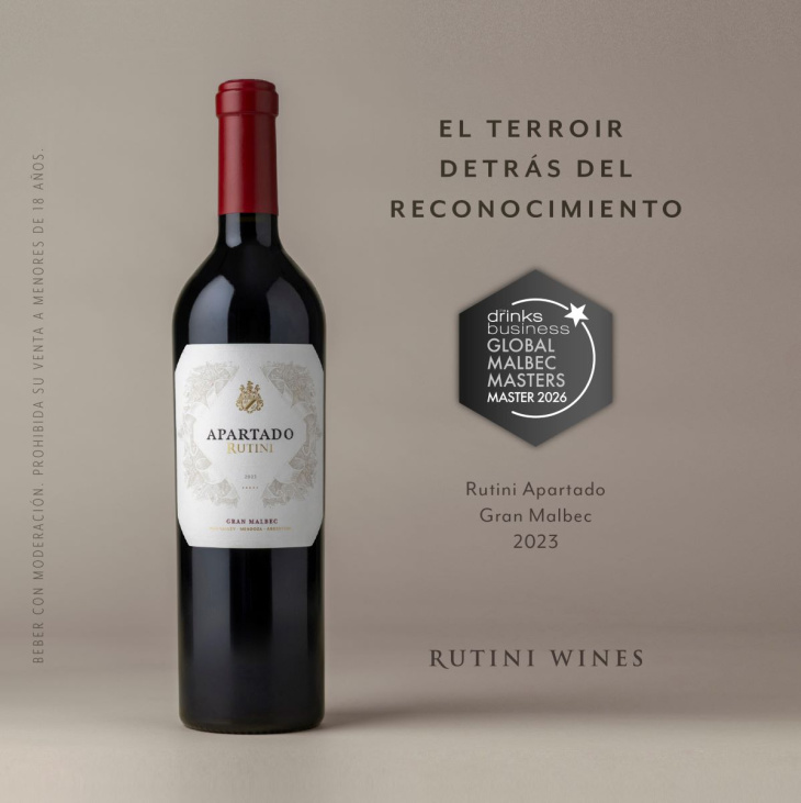 El vino fue evaluado en una cata a ciegas.