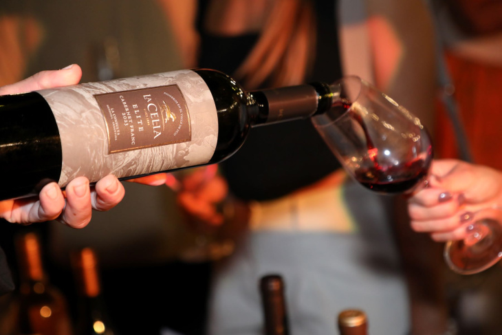 La feria reunirá más de 70 etiquetas de vinos, espumantes y vermuts.