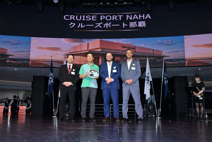 Preston Carnahan, vicepresidente de Desarrollo de Destinos de Royal Caribbean Group; Genta Koja, gobernador de la prefectura de Okinawa y presidente de la Autoridad Portuaria de Naha; Oliviero Morelli, presidente para Japón, Corea y el Sudeste Asiático de la División de Cruceros de MSC Group; y Javier Rodríguez Sánchez, vicepresidente de Desarrollo de Negocio (Puertos y Destinos) de CTL Maritime.