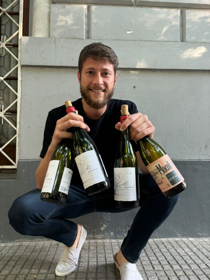 Santiago Vignoni con sus vinos del Este reconocido por Tim Atkin