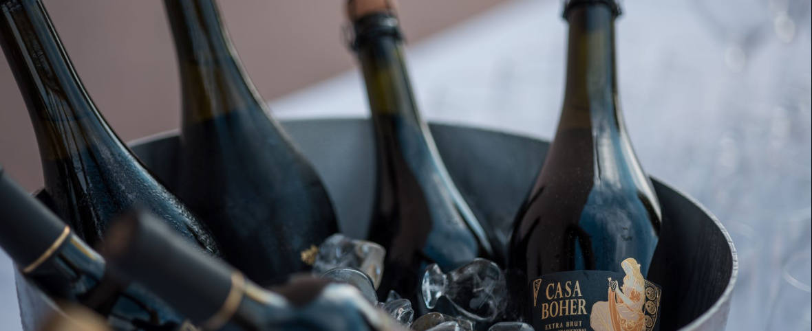 Rosell Boher Lodge celebra San Valentín con vinos, cocina de autor y un sunset entre viñedos