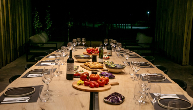 Chakana invita a descubrir el alma de sus vinos entre viñedos, biodinámica y cocina de fuego en Agrelo