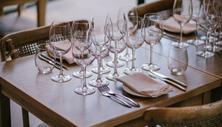 Bistró Casa Vigil presenta una noche especial de carne y vino junto a El Enemigo