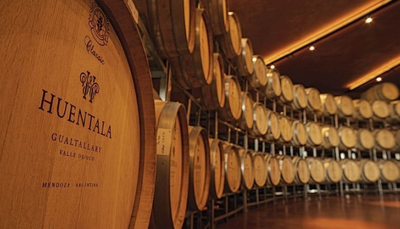 Isabel Civit presenta la muestra “Entre Agua y Memoria” en una nueva edición de Art & Wine