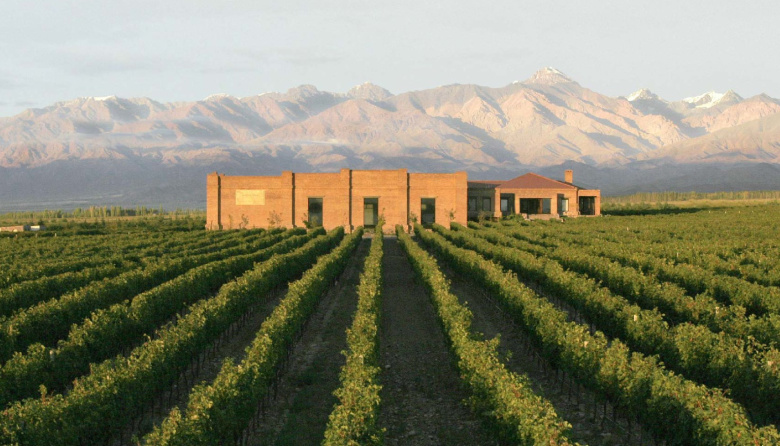 Una bodega del Valle de Uco invita a vivir el invierno con vinos, cocina y vistas a la Cordillera
