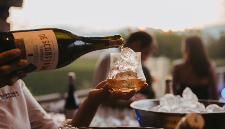 Bodega Séptima cumple 25 años y lo celebra con un gran atardecer frente a la Cordillera