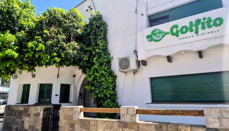 Golfito llegó a Mendoza: cuánto cuesta y cómo es el nuevo espacio de minigolf