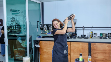 Una barista latinoamericana buscará el título global en el campeonato mundial de café en Bangkok
