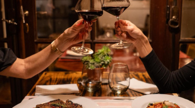 Ceibo Restaurante celebra la Patria con un menú criollo, vinos mendocinos y música cuyana
