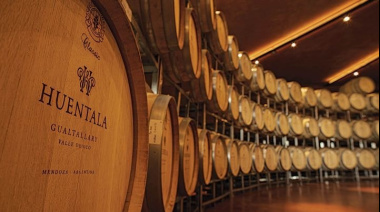 Isabel Civit presenta la muestra “Entre Agua y Memoria” en una nueva edición de Art & Wine