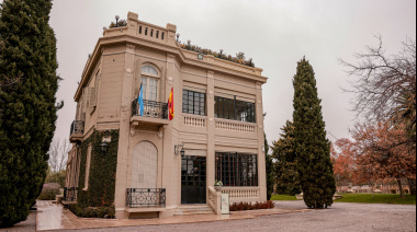Alberto Arizu fue condecorado por el Reino de España por su aporte a la vitivinicultura