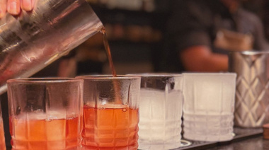 Dónde toman los bartenders de Mendoza cuando termina su jornada: la historia del Club del Negroni
