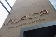 UPSTAIRS regresa a Hualta Winery Hotel con una nueva edición de música, gastronomía y coctelería