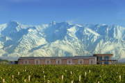 La escapada de invierno que combina vinos, gastronomía y paisajes de montaña