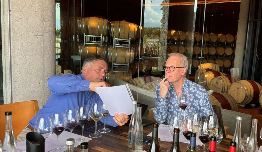 Huentala Wines recibe a Tim Atkin en Gualtallary y celebra su excelencia enogastronómica